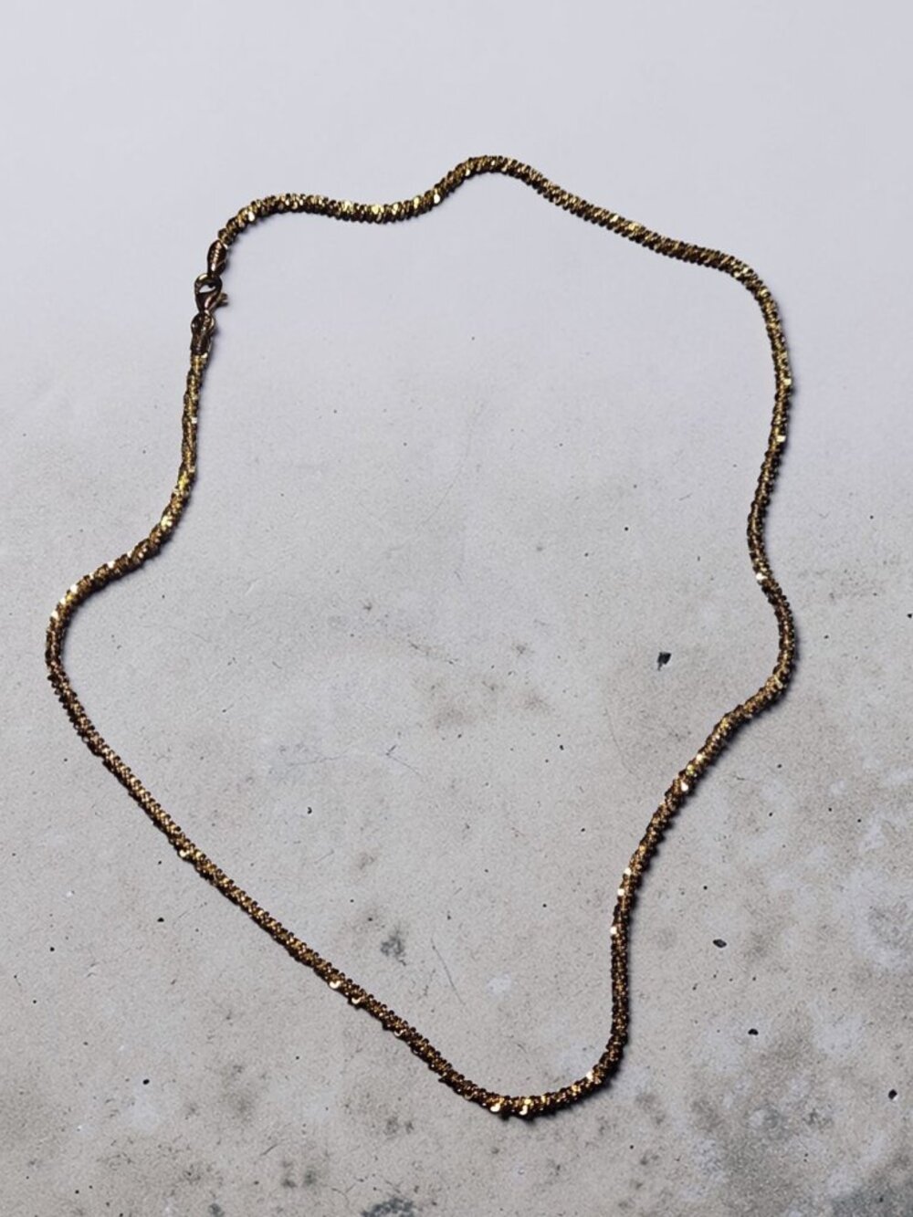 Elegant Gold Shimmer Necklace